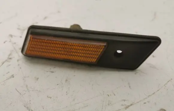 BMW 3 E36 Front fender indicator light 1378014