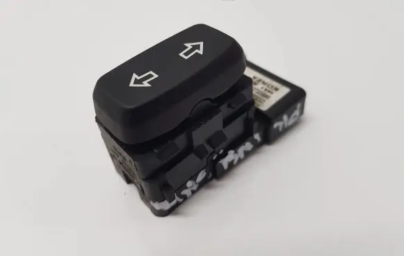 Opel Insignia A Seat control switch 13282592