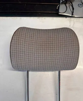Mercedes-Benz 190 W201 Front seat headrest 
