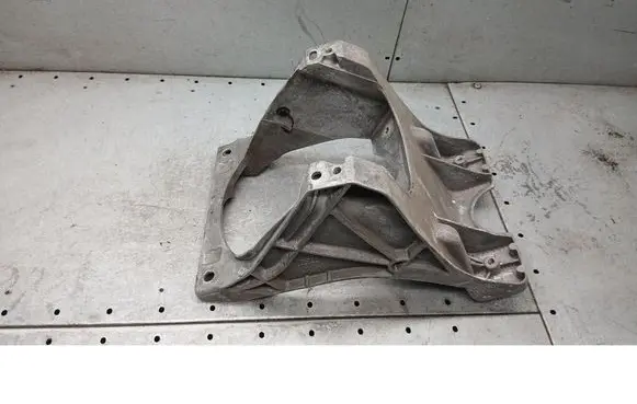 Volvo V50 Fender mounting bracket 9491934