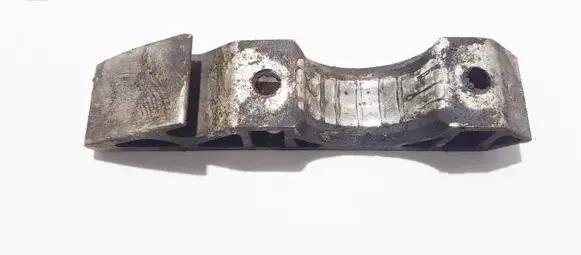 Volkswagen Touareg I Sway bar bush bracket, front 7l0411063b 7l0.411.063.b