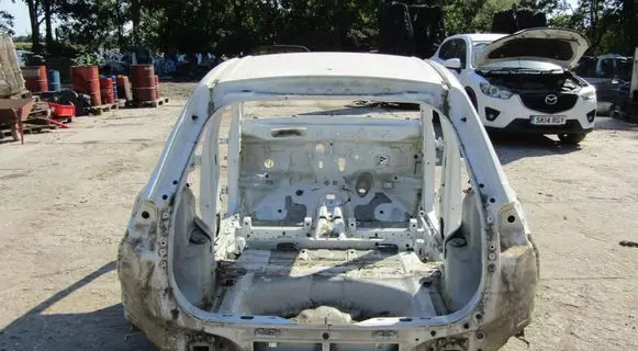 Suzuki Vitara (LY) Rear bodywork 000852