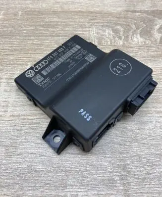 Audi A6 S6 C6 4F Gateway control module 4F0907468F