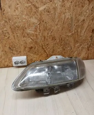 Renault Laguna I Headlight/headlamp 302142617