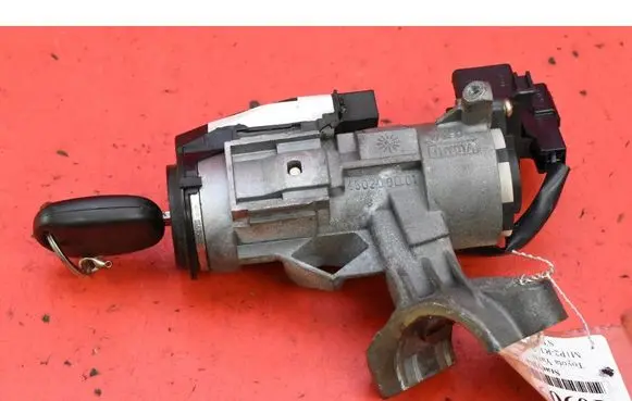 Toyota Yaris Verso Ignition lock 450200D01