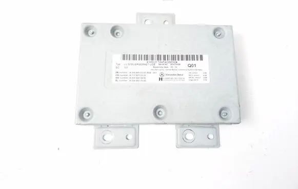 Mercedes-Benz SLK R171 Head unit multimedia control A2049000300