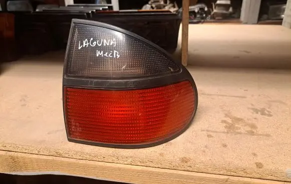 Renault Laguna I Rear/tail lights 7700820051 2225