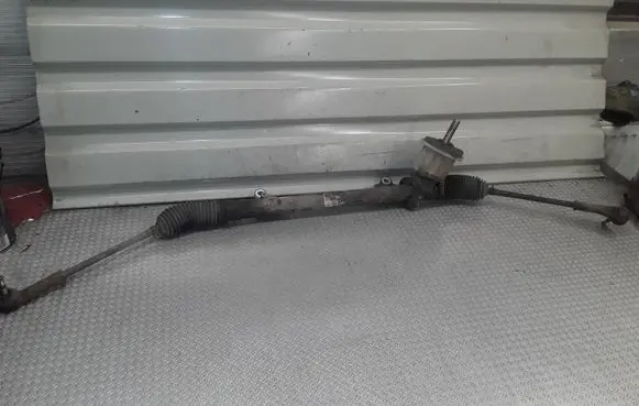 Renault Clio III Steering rack 8200595935
