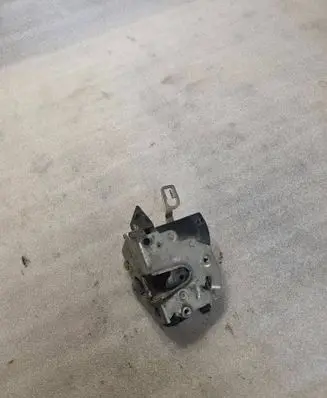 BMW 3 E36 Front door lock 8122204
