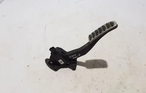 Accelerator throttle pedal