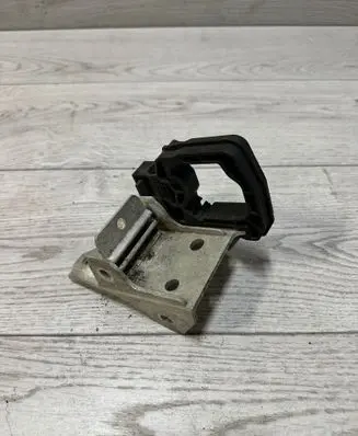BMW 5 F10 F11 Radiator mount bracket 7186513 7207151 74314910