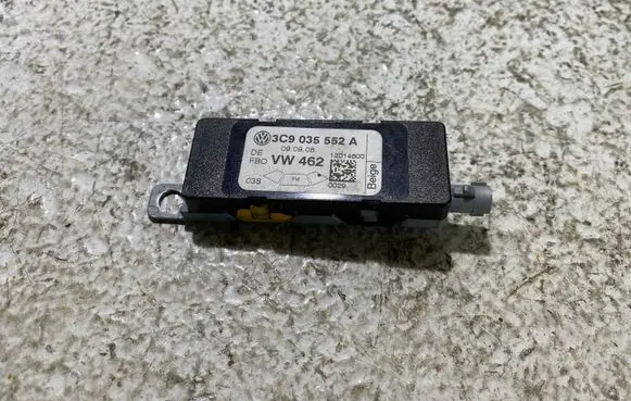 Volkswagen PASSAT B6 Antenna control unit 3C9035552A 12014600