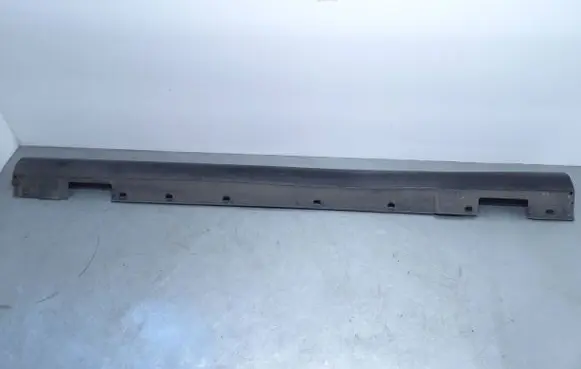 Mercedes-Benz C W204 Sill A2046981354