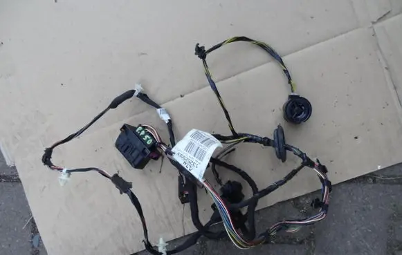 Opel Corsa D Front door wiring loom 13252893