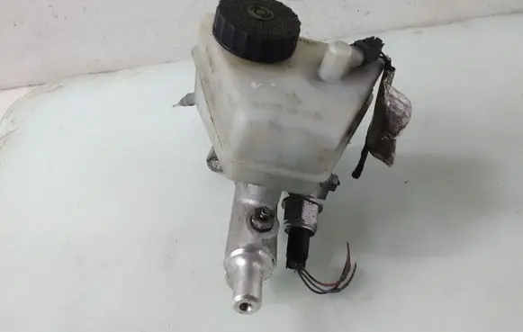 Mercedes-Benz C W203 Master brake cylinder A2034300002
