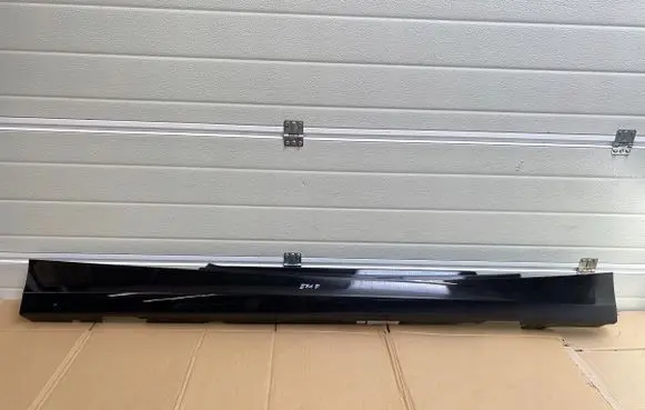 BMW 1 E82 E88 Front sill (body part) 41439041