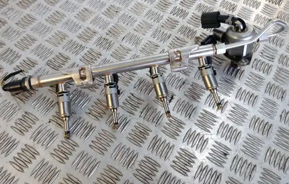 Audi A3 S3 8V Fuel injectors set 04E127025D 04E133320D 0261500477
