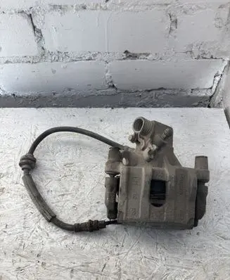 Ford Kuga II Rear brake caliper 