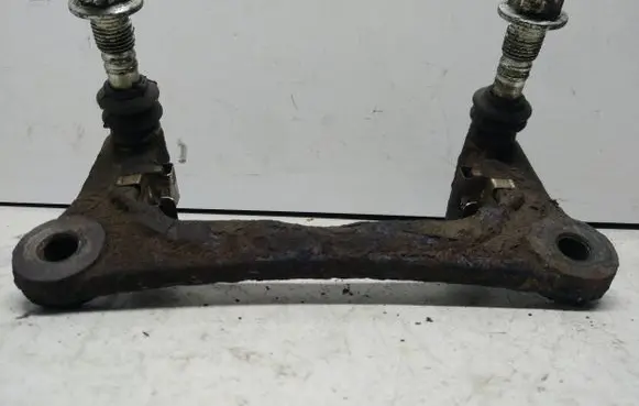 Mitsubishi Grandis Brake caliper pad carrier rear 