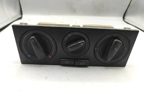 Volkswagen Golf IV Climate control/heater control trim 1J0820045F 901511210000 7837L09