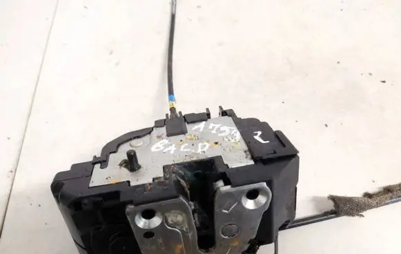 Nissan Note (E11) Rear door lock
