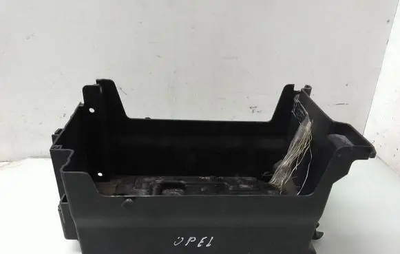 Opel Insignia A Battery tray 13310739