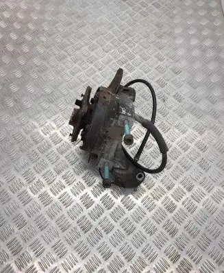 Rear wheel hub