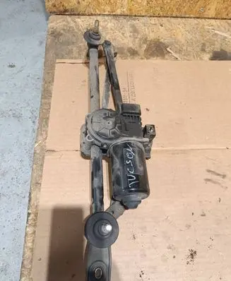 Hyundai Tucson JM Front wiper linkage and motor
