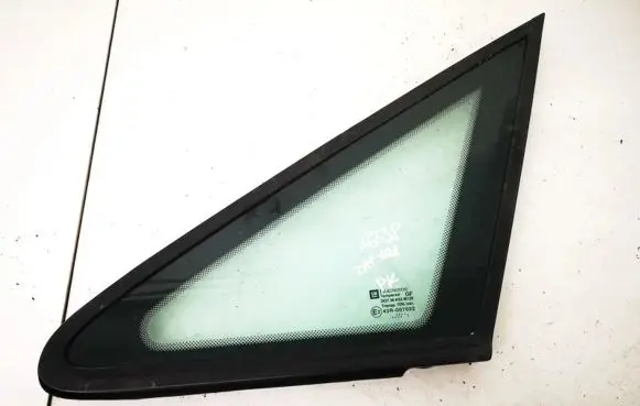 Opel Zafira A Front triangle window/glass 