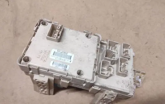 Toyota Avensis T250 Comfort/convenience module 82641CA010F 06011803133202