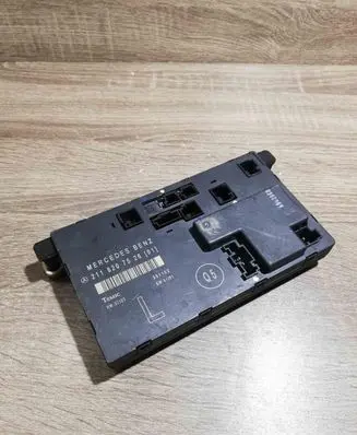 Mercedes-Benz E W211 Door control unit/module 2118207526