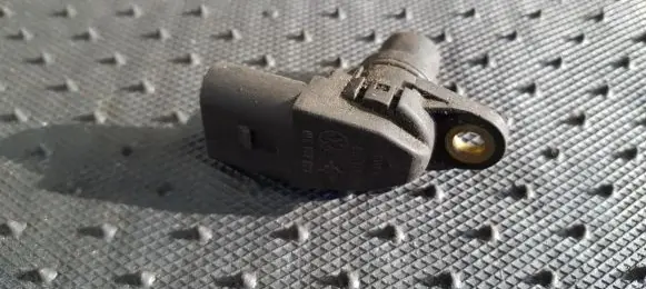 Volkswagen Golf IV Camshaft position sensor 036907601 502145