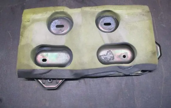 Peugeot 607 Battery box tray 