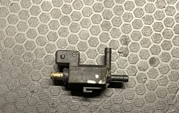 Vacuum valve