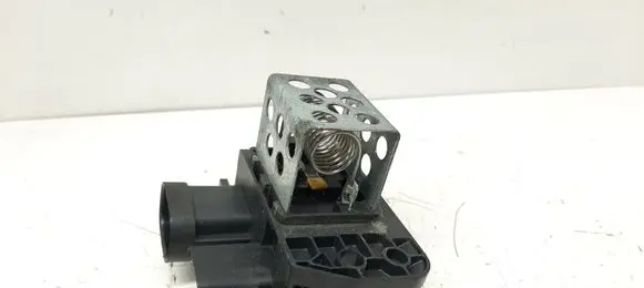 Peugeot 3008 II Coolant fan relay 9829220580 9673999980