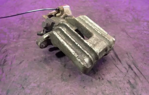 Volkswagen Golf IV Rear brake caliper
