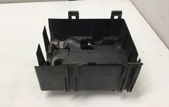 Dodge RAM Fuse box cover 68277335AA