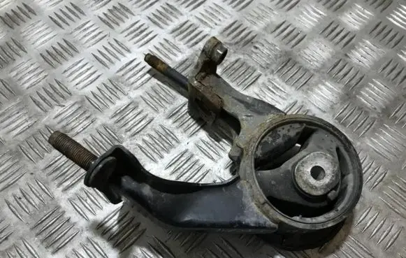 Engine mount bracket