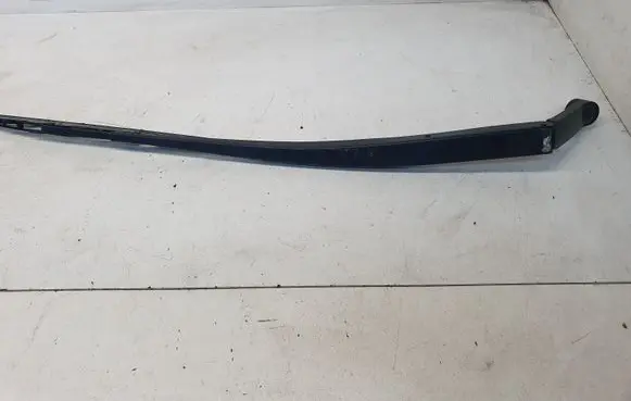 Toyota Auris 150 Front wiper blade arm 6868 1700