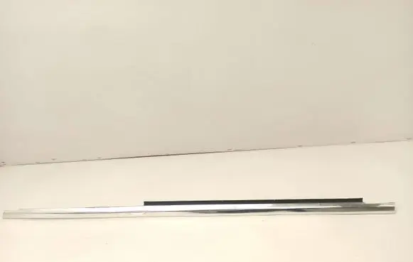Mercedes-Benz S W126 Rear door glass trim molding