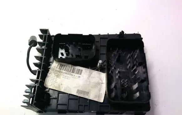 Volkswagen Golf V Fuse module 1K0937124K
