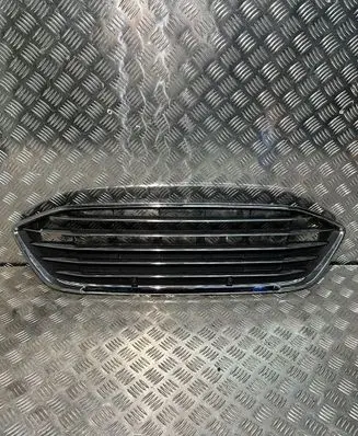 Ford Focus Front bumper upper radiator grill 8C436