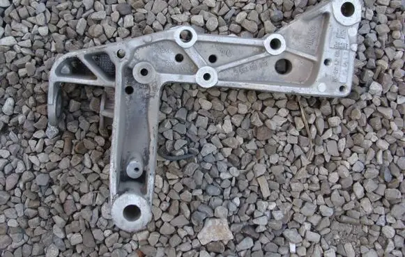 Volkswagen Golf V Front control arm 1K0199295E