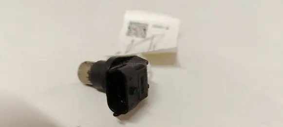 Volvo V70 Crankshaft position sensor 8631533