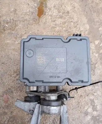 Mercedes-Benz C W204 ABS Pump A1729014000 10092623703 10061939581