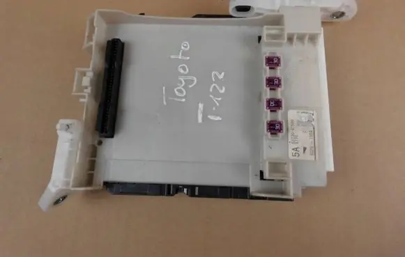 Toyota Prius (XW50) Fuse module 82730-47560
