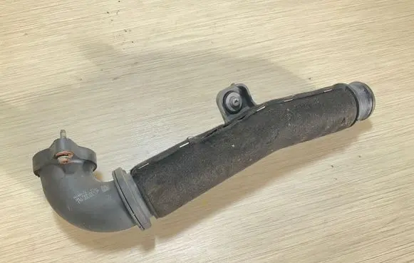 Audi Q3 8U Intercooler hose/pipe 04L145762AH