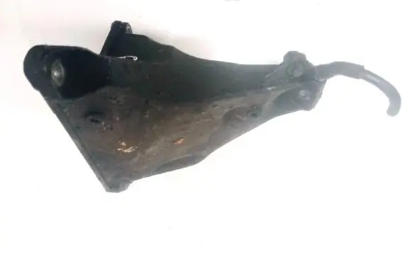 Volkswagen PASSAT B5.5 Engine mounting bracket