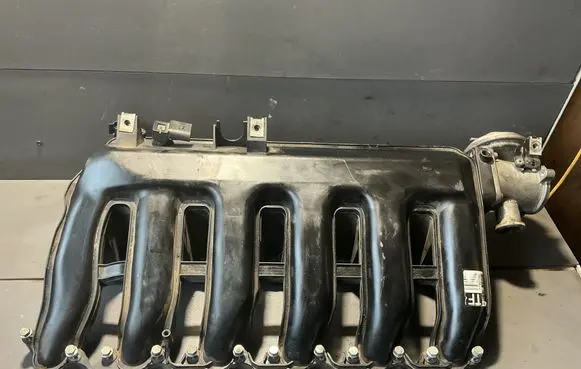 BMW 7 E65 E66 Intake manifold 7790700