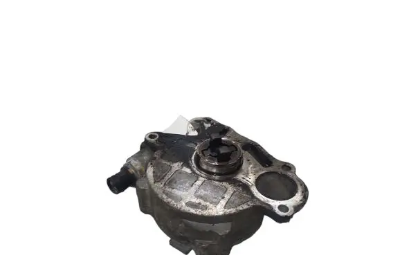 Volkswagen Golf VI Vacuum pump 03L145100F